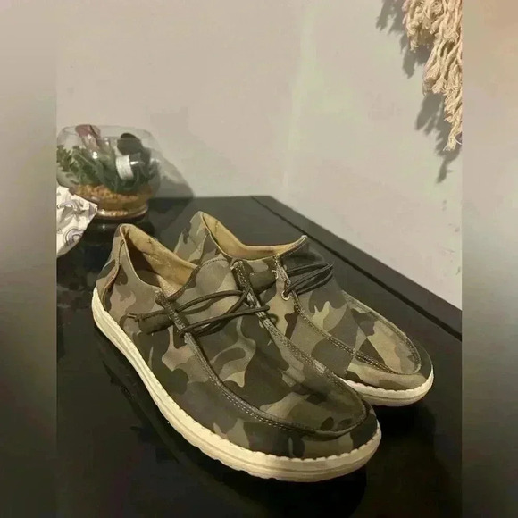 HEY DUDE Wendy CAMO Low Top MOCCASIN Loafers - Women’s Size 7 US - Picture 1 of 6